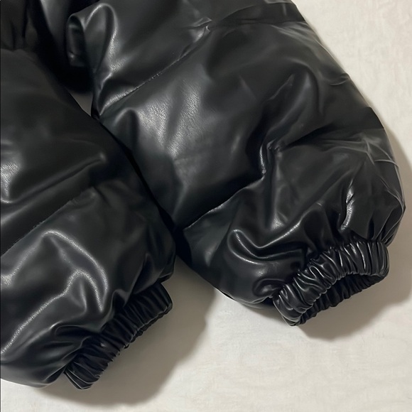 Alo Yoga Black Puffer Jacket for sale $120 or best offer. - Picture 5 of 6